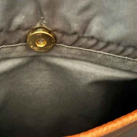 Bottega Veneta Crossbody. Flap Lock Closure. Purchased from JEBWA. - Picture 8 of 9